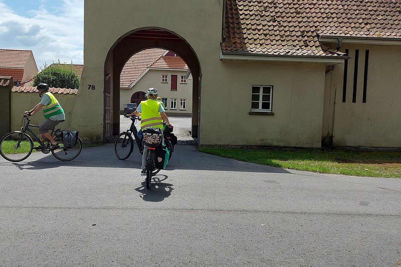 W29-25_hr08_Tesings-Hof_und_Luelerheim
