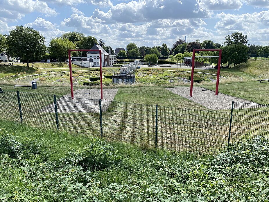 Der Bernepark in Bottrop Der Bernepark in Bottrop ist eine alte Kläranlage.