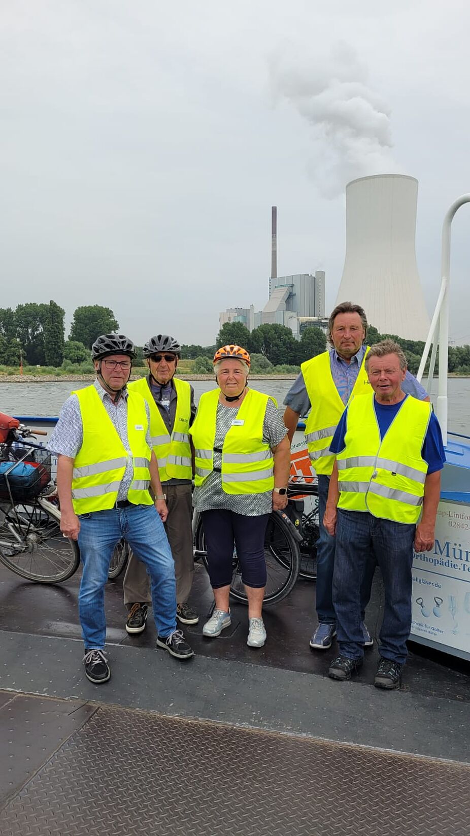 Gruppenbild mit Damen auf der Fähre 03 Gruppenbild mit Damen auf der Fähre