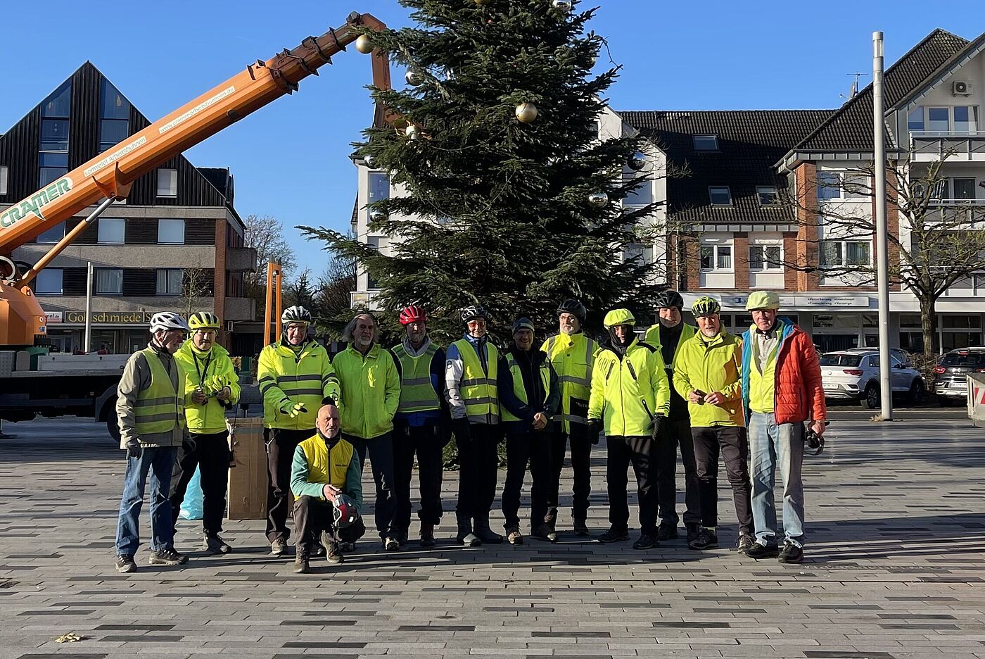 KW48-24 HDH04 Weihnachtsmarkt am Centro Gruppe02