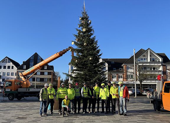 KW48-24 HDH04 Weihnachtsmarkt am Centro Gruppe01