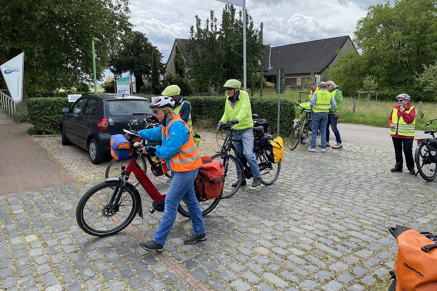 KW23-25_wb10_Hufschen_Henn_Uedemerbruch