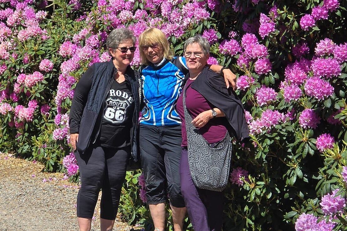 KW20-25_elkr06_Schloss_Lembeck_mit_Rhododendronbluete