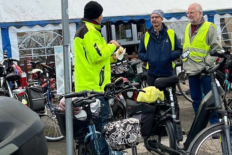 Fachsimpelei unter Bikern