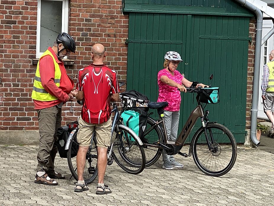 KW32 Erle 15 Pause vorbei-Vorbereitung zur Weiterfahrt Die Pause ist vorbei-Vorbereitung zur Weiterfahrt