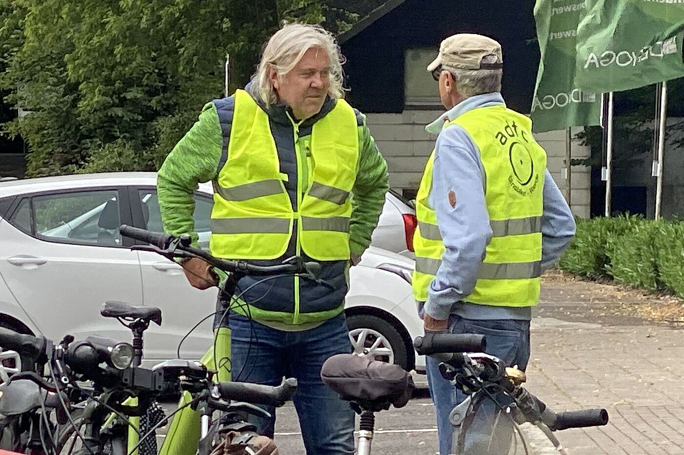 KW23-25_wb03_Hufschen_Henn_Uedemerbruch