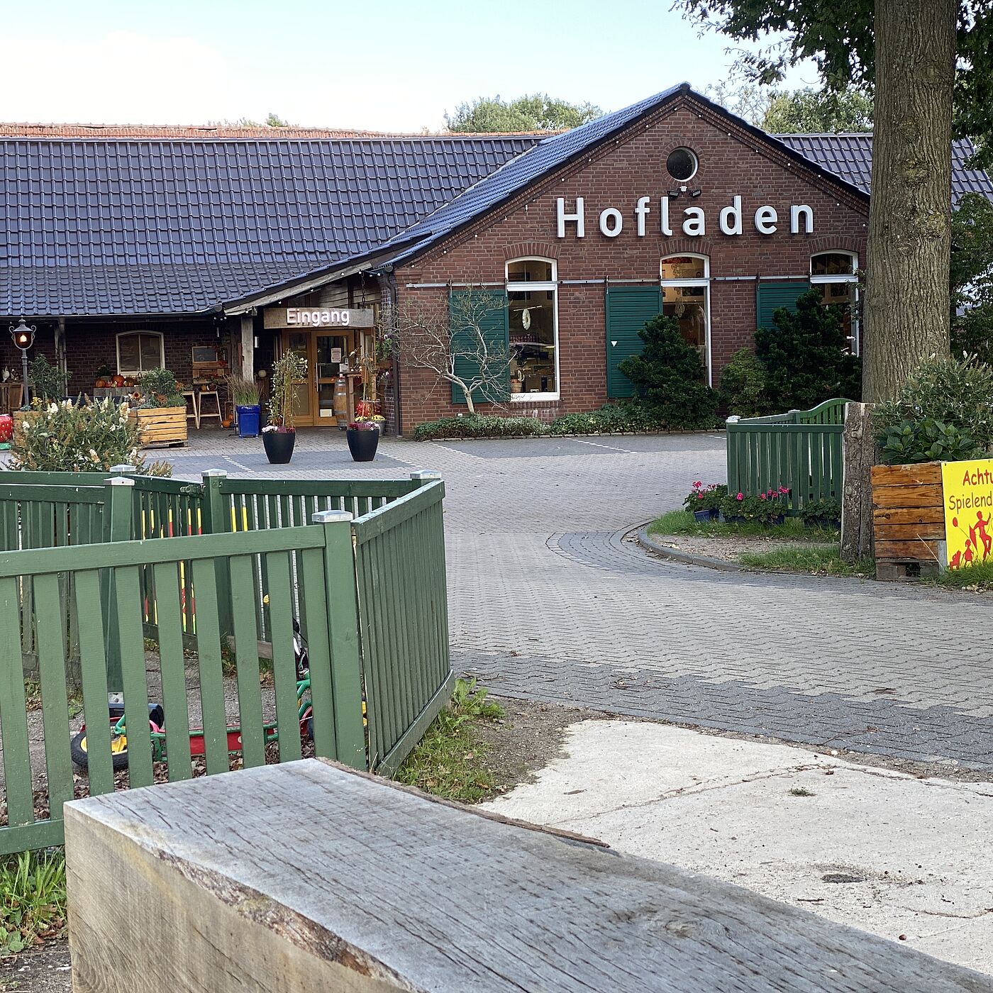 KW37-26_Kuchen-Stopp_im_Hofcafe_Belustedde_wb50