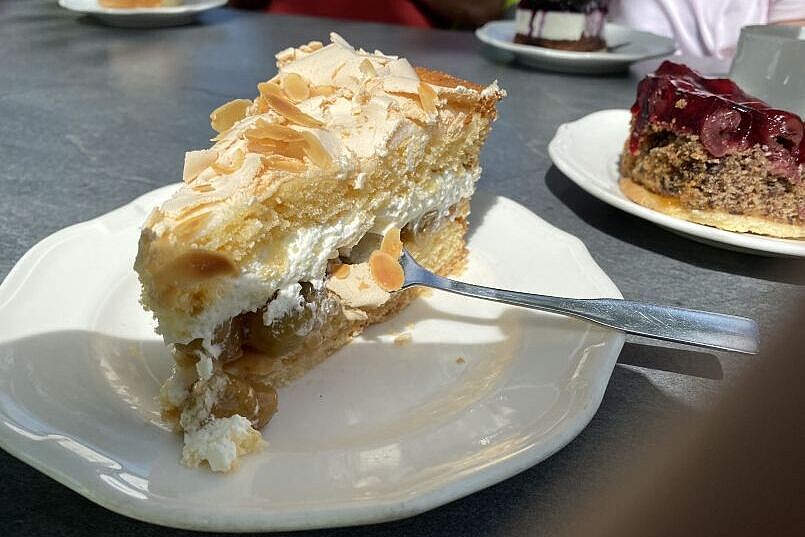 KW34-25_wb09_Hagemanns_Hofcafe_Bruenen