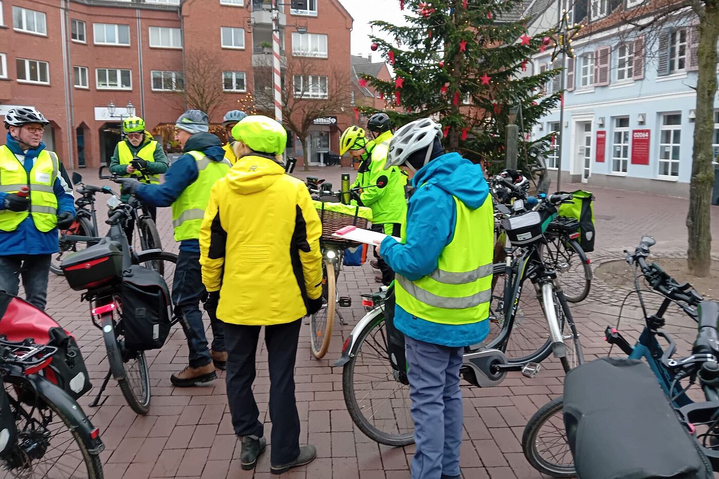 KW50-24 AB01 Weihnachtsmarkt in Moers