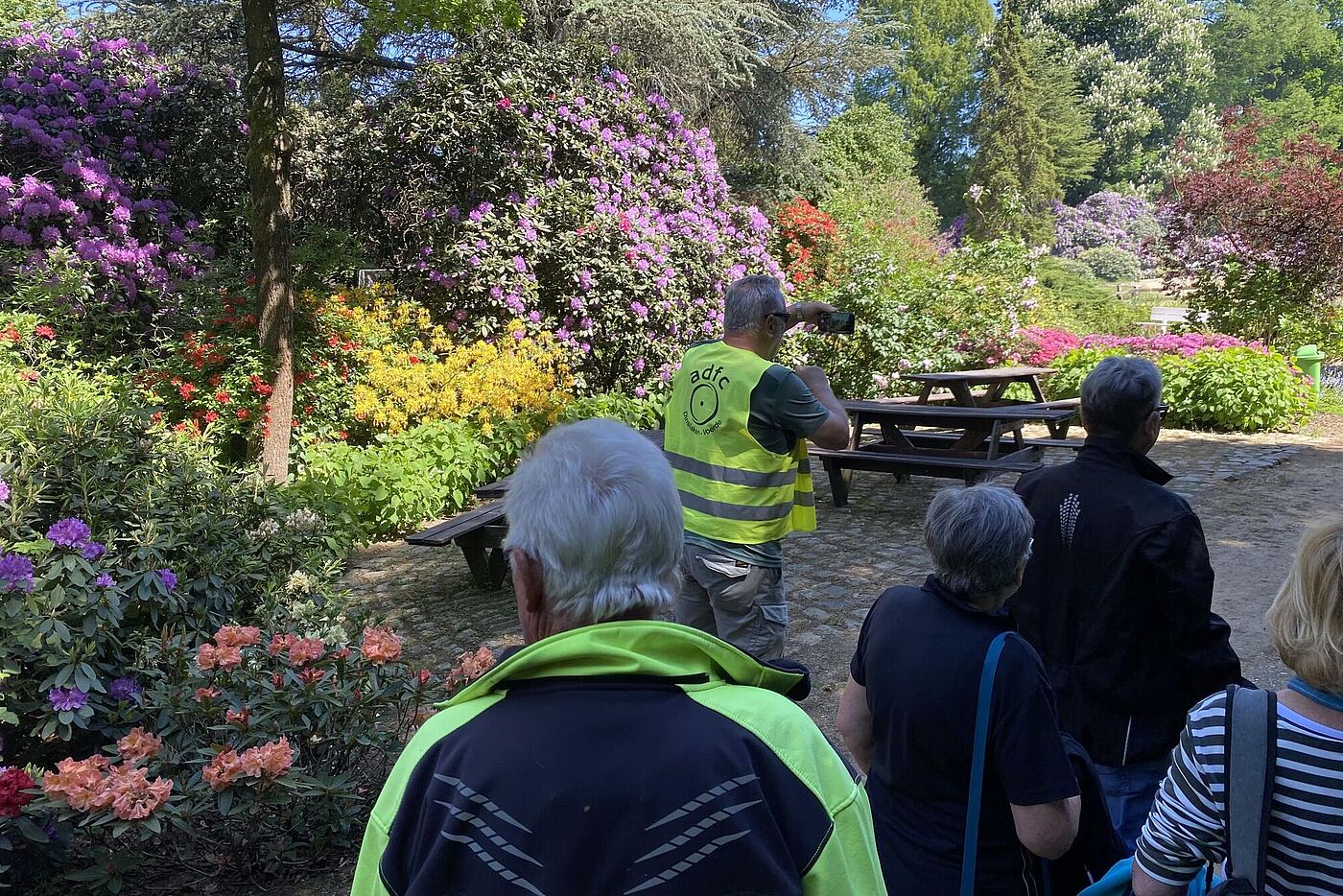 KW20-25_wb31_Schloss_Lembeck_mit_Rhododendronbluete