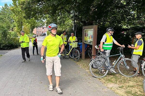 KW34-25_ek11_Hagemanns_Hofcafe_Bruenen