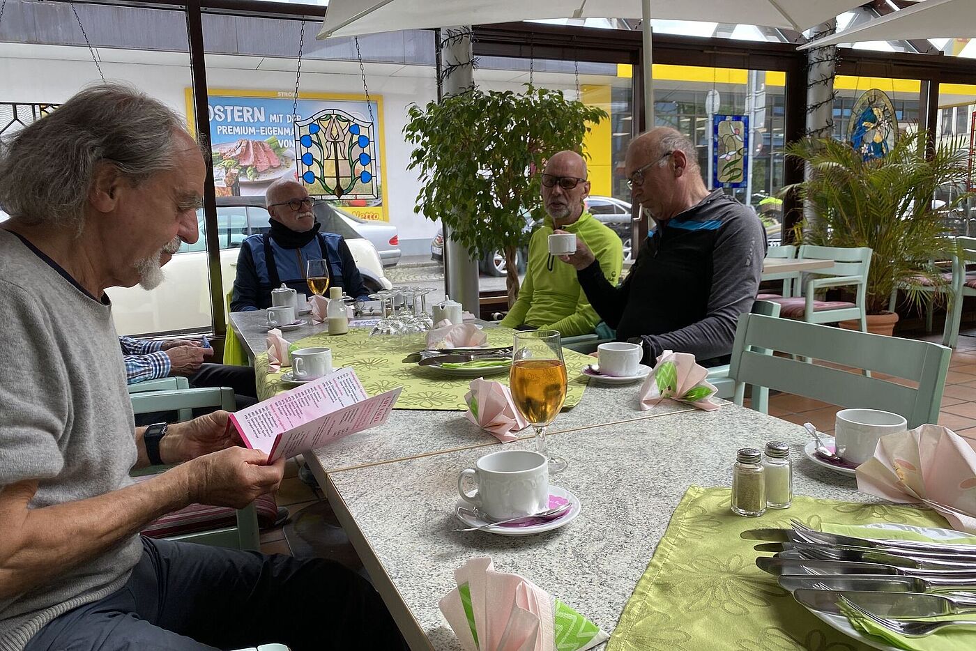 KW15-25_wb13_Oberhausen_Cafe-Bauer