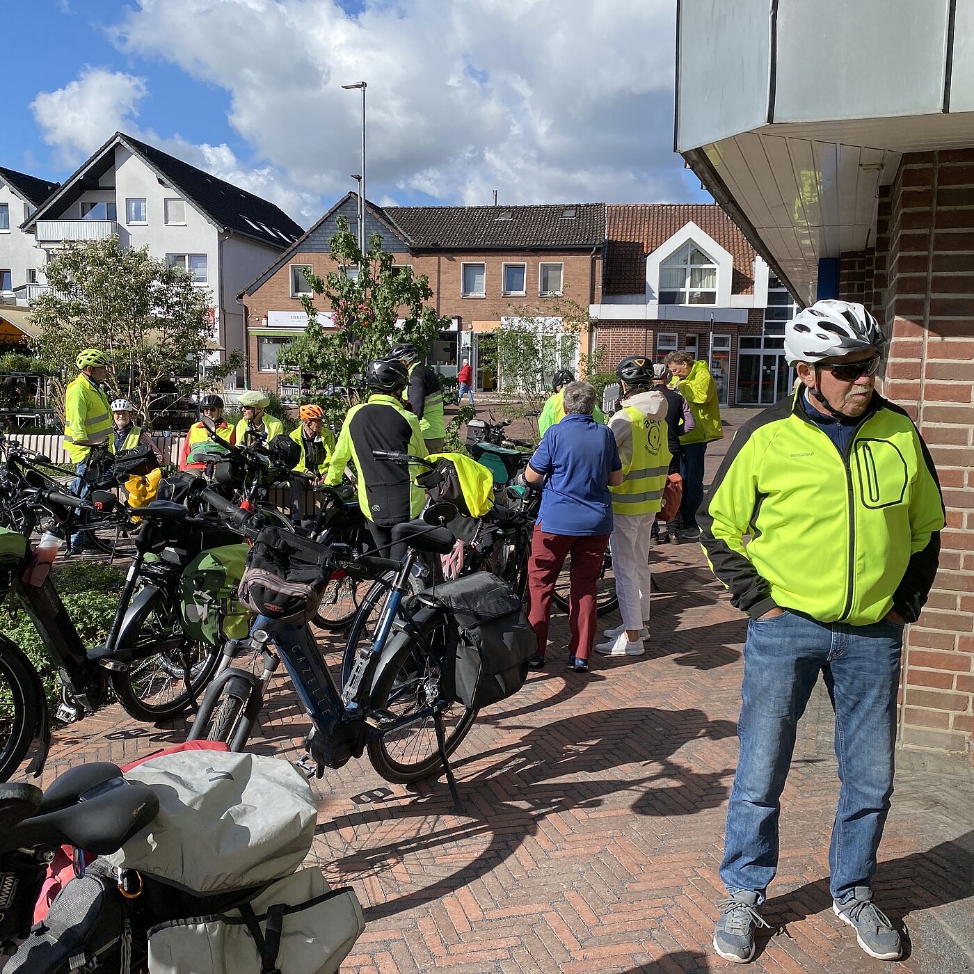 KW37-26_Kuchen-Stopp_im_Hofcafe_Belustedde_wb04