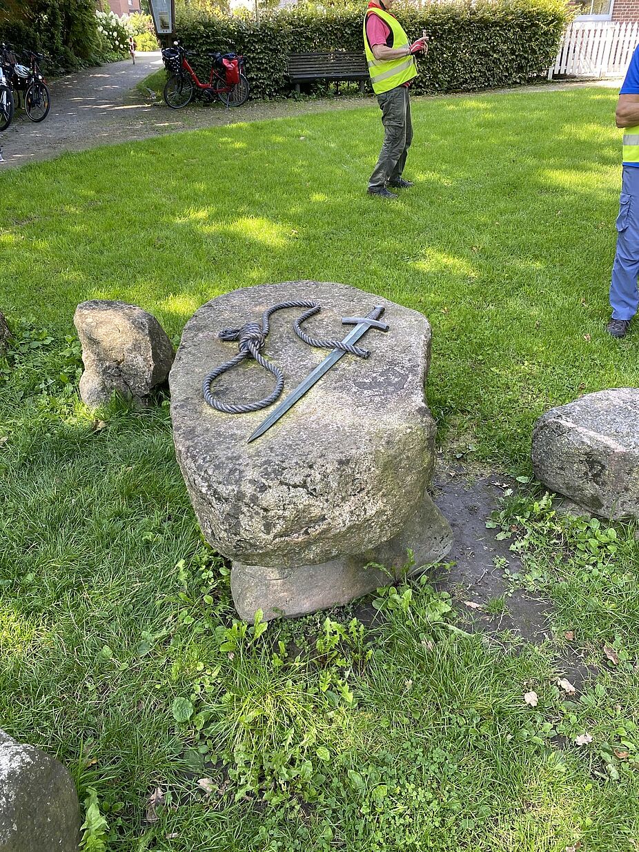 KW32 Erle 11 Schwert und Seil-was braucht der Henker mehr Schwert und Seil-was braucht der Henker mehr