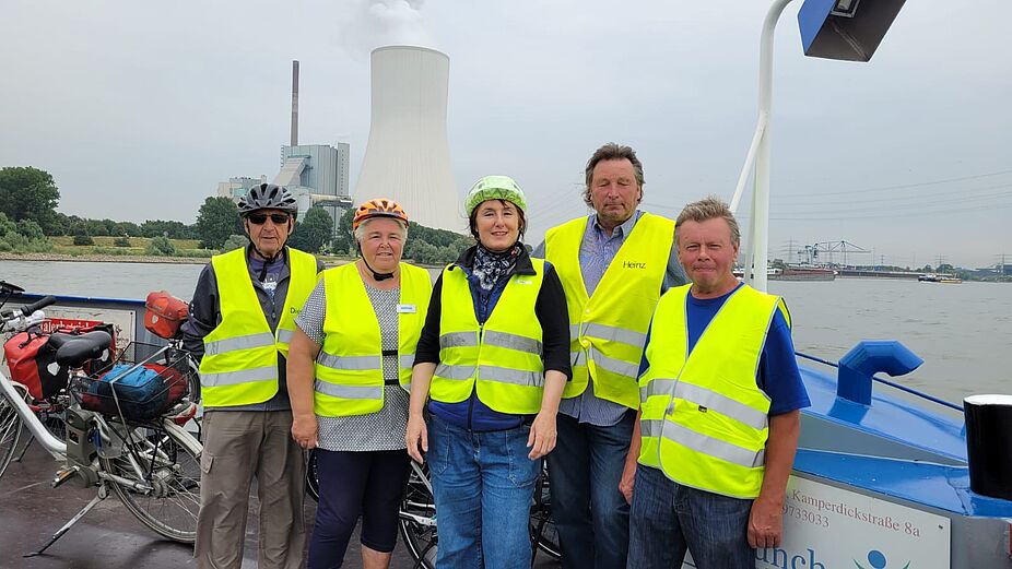 Gruppenbild mit Damen auf der Fähre 02 Gruppenbild mit Damen auf der Fähre