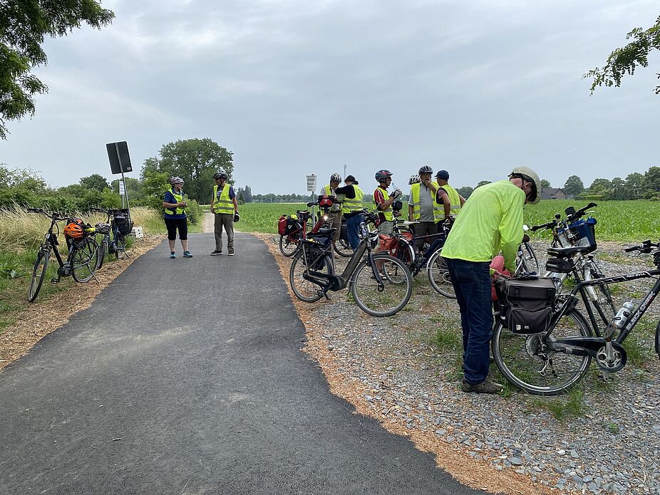Kurze Rast vor Büderich Eine kurze Rast vor Büderich