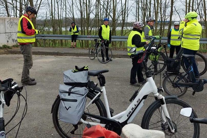 Erster Sammelpunkt an der Rheinbrücke