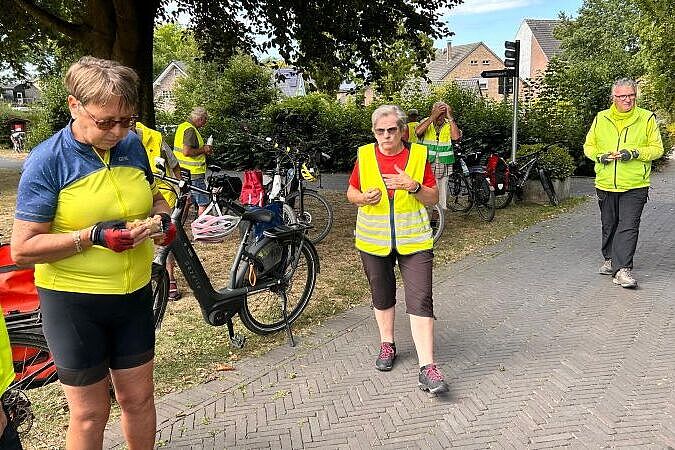 KW34-25_ek13_Hagemanns_Hofcafe_Bruenen