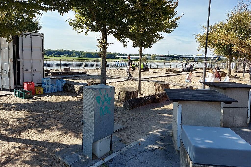 KW40-25_hr04_Rheinpark-Ziegenpeter