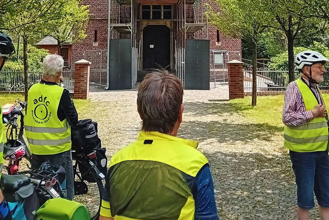 KW29-25_ab06_Tesings-Hof_und_Luelerheim